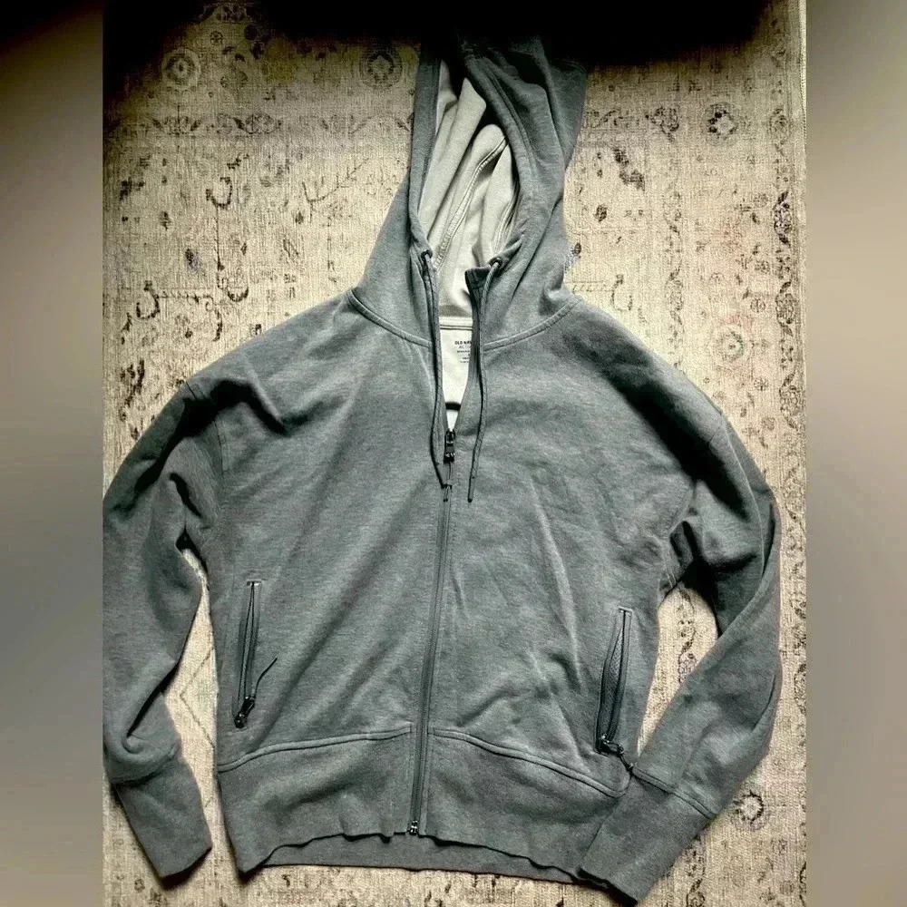 Hooded activewear zip-up sweatshirt